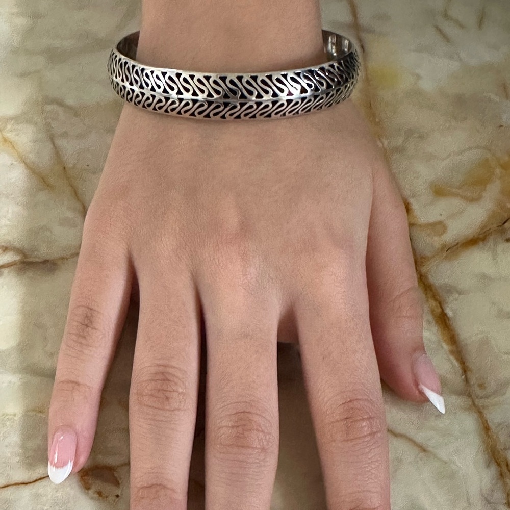 Elegant 925 sterling Silver Patterned Bracelet